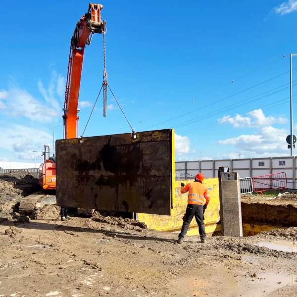 Installation of a steel structure into a deeply excavated site. DDG Group groundworks.